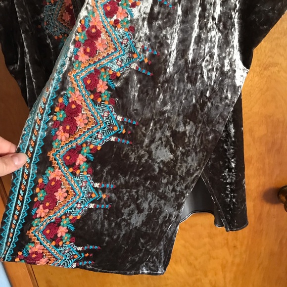Altar’d State Velvet Kimono, L - Picture 4 of 6
